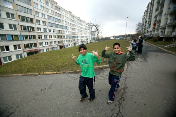 Na sídlišti žije 6000 obyvatel.