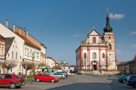 O nové byty v Boru není zájem. Pozemky ale stále lákají.