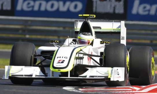 Monopost Rubense Barrichella, pilota st&aacute;je Brawn GP.