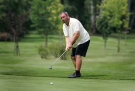 Poslanec Oldřich Vojíř (ODS) na golfovém turnaji v Karlových Varech.