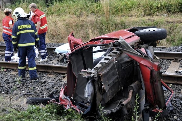 Řidiči často ignorují varovnou signalizaci. Následky jsou hrůzné.