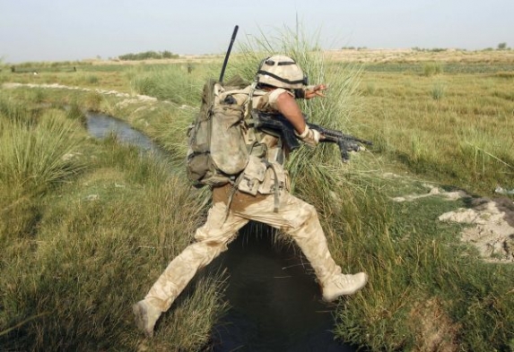 Britové podporují Američany na nebezpečných místech Afghánistánu.