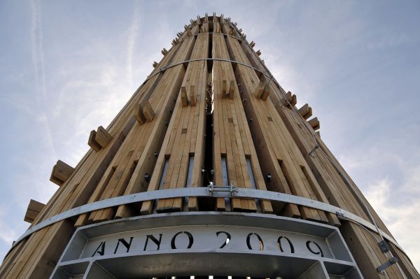 Rozhledna stojí v Židlochovicích na kopci Výhon.