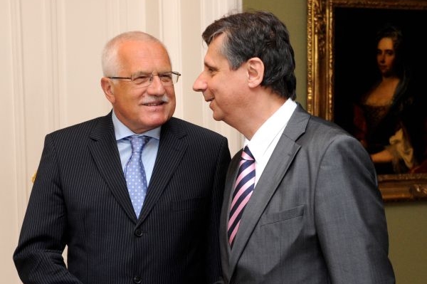 Klaus hovořil o ekonomických vyhlídkách s premiérem Fischerem.