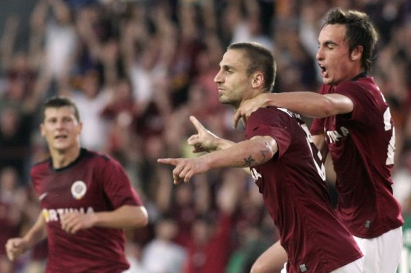 Radost fotbalistů Sparty po vstřeleném gólu proti Panathinaikosu.