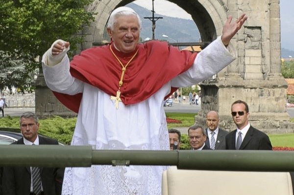 Kvůli mši Benedikta XVI. se dálnice D1 promění v parkoviště.