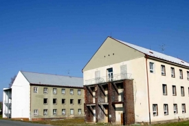 Areál kasáren převzalo město na podzim 2004. Areál kasáren převzalo město na podzim 2004.