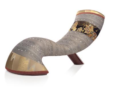 Kimono chaise od designéra Williama Gordona. Kimono chaise od designéra Williama Gordona.