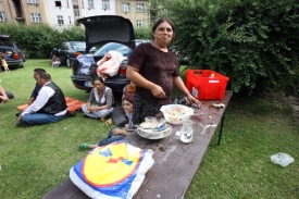 Romové zpočátku tábořili v kempu Pražačka.