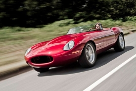 Jaguar E-Type Speedster vytvořila britská společnost Eagle.