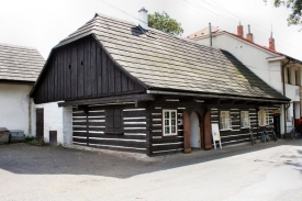 Památník J. Mošny