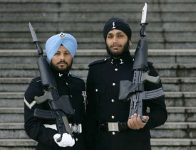 Turbany stráží britské monarchy.