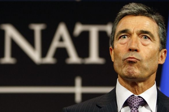 Nový generální tajemník NATO Anders Fogh Rasmussen. Nový generální tajemník NATO Anders Fogh Rasmussen.