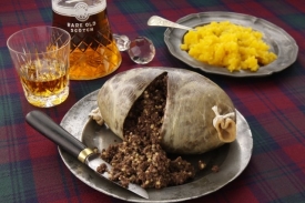 První zmínka o haggisu se objevila v anglické kuchařce z roku 1615. První zmínka o haggisu se objevila v anglické kuchařce z roku 1615.