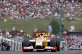 Piquet už za volant monopostu renault neusedne. Piquet už za volant monopostu renault neusedne.
