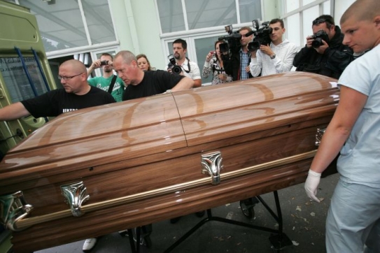 Rakev přišla Romy na 25 tisíc korun.