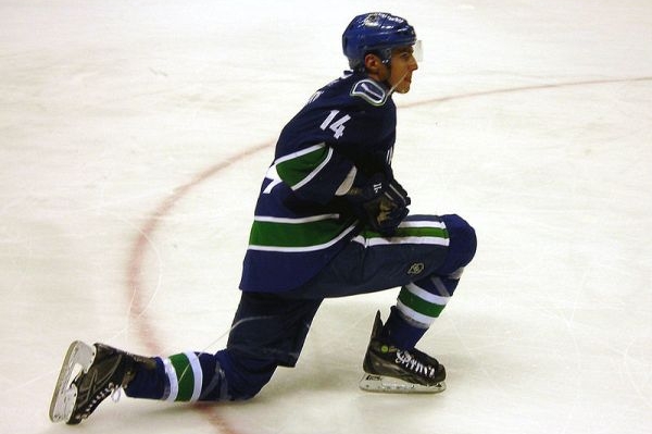 Alex Burrows si možná nadělal během léta nepříjemné problémy.