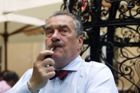 Karel Schwarzenberg varuje před zneužíváním dobročinných řádů.
