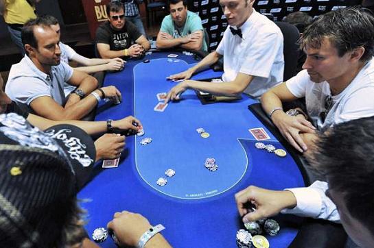 Účastníci charitativního turnaje PokerStars Charity Tournament 2009.