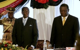 Prezident Zimbabwe Robert Mugabe (vlevo) a premi&eacute;r Morgan Tsvangirai.