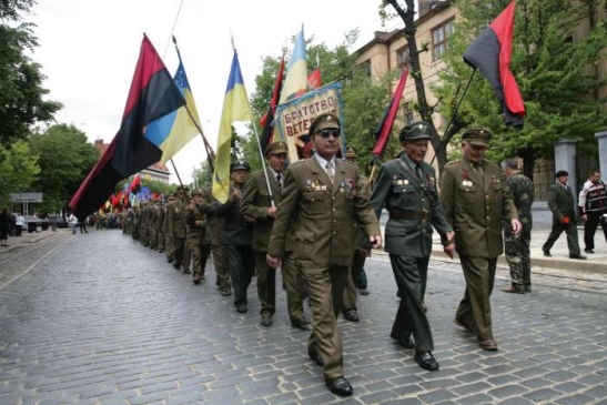 Veteráni a příznivci ukrajinské povstalecké armády.