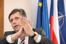 Syn premiéra Fischera povede školskou reformu.
