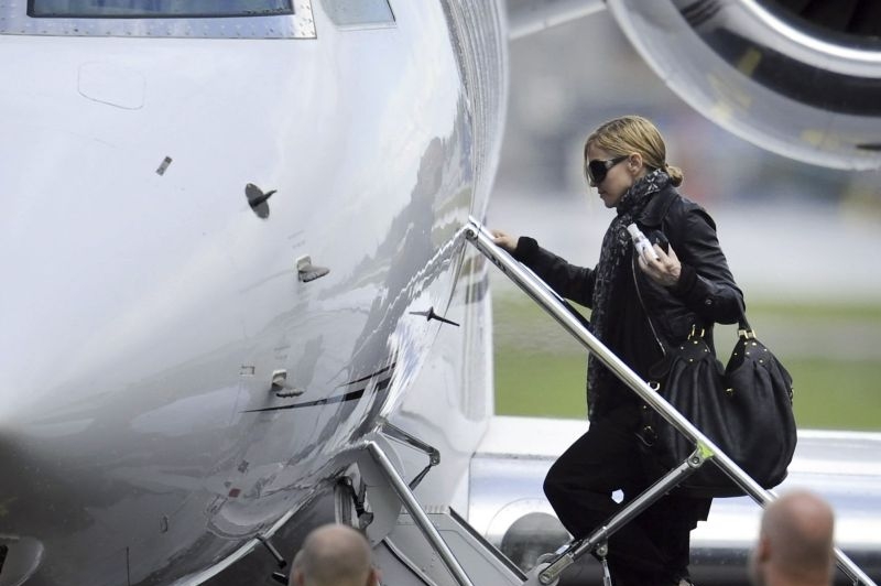 Madonna vystoupí ve čtvrtek v Praze. Madonna vystoupí ve čtvrtek v Praze.
