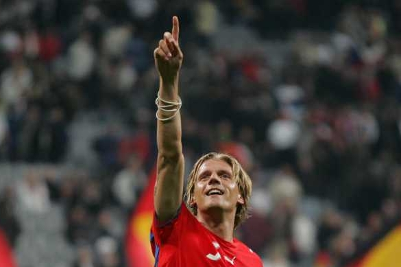 Radoslav Kováč se vrací do West Hamu United. Radoslav Kováč se vrací do West Hamu United.