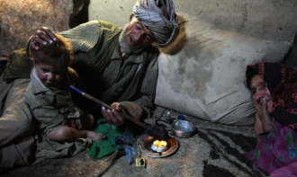 Opium je však v první řadě drogou, i v Afghánistánu to činí problémy.