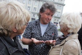 Za nedostatek sponzorů podle Dolejše může i krize a levicové zaměření.