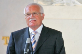 Prezident posvětil mimo jiné emisní povolenky zdarma pro elektrárny.