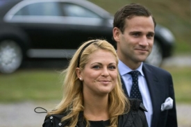 Madeleine a Jonas spolu chodí už sedm let.