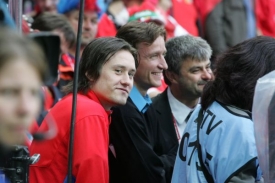 Tomáš Rosický v tradiční roli. Diváka.
