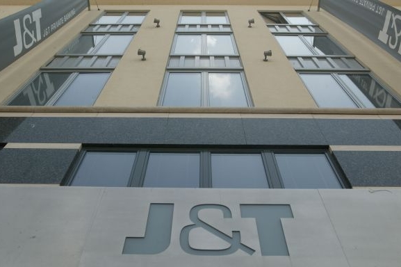 J&T zaregistrovala nový holding.