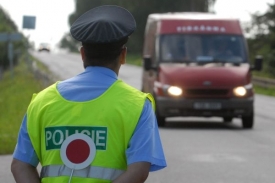 Podle Langera Pecina snížením počtu policistů ohrožuje chod policie.