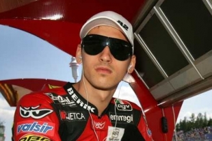 Motocyklista Lukáš Pešek.