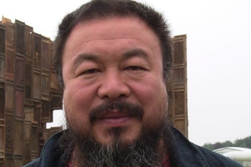 Aj Weiwei se nebojí poukazovat na citlivá témata. Často ho to bolí. Aj Weiwei se nebojí poukazovat na citlivá témata. Často ho to bolí.