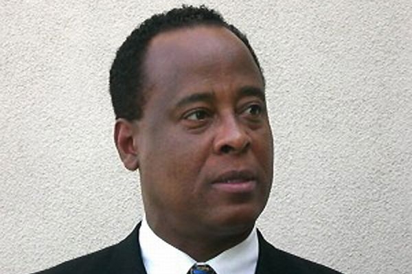 Zatímco Jackson kolaboval, doktor Murray si prý telefonoval.