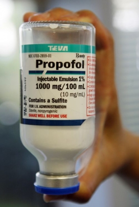 Propofol je určený k uspání pacienta při chirurgických výkonech.