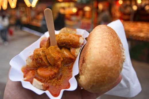 Currywurst se dočká vlastního muzea. Poprvé otevře v sobotu.