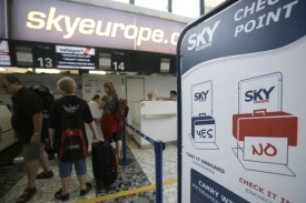 M&iacute;sto z V&iacute;dně musej&iacute; cestuj&iacute;c&iacute; SkyEurope odl&eacute;tat z Bratislavy.