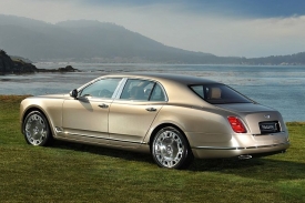 Design nov&eacute; limuz&iacute;ny Bentley vytvořil Belgičan Dirk van Braeckel.