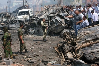 Bezpečnostn&iacute; s&iacute;ly ohled&aacute;vaj&iacute; m&iacute;sto exploze v Nazrani.