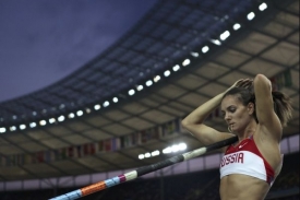 Rusk&aacute; tyčkařka Jelena Isinbajevov&aacute; před třet&iacute;m, ne&uacute;spě&scaron;n&yacute;m pokusem.