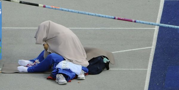 Jelena Isinbajevová se před třetím pokusem schovávala pod osušku. Jelena Isinbajevová se před třetím pokusem schovávala pod osušku.