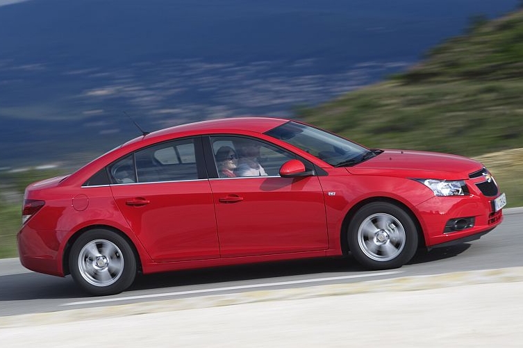 Chevrolet Cruze začíná na 320 tisících korun.