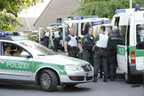 Policejní automobily ve Schwalmtalu.