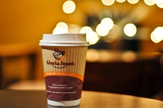 První kavárna řetězce Gloria Jean’s otevře v Praze koncem srpna.