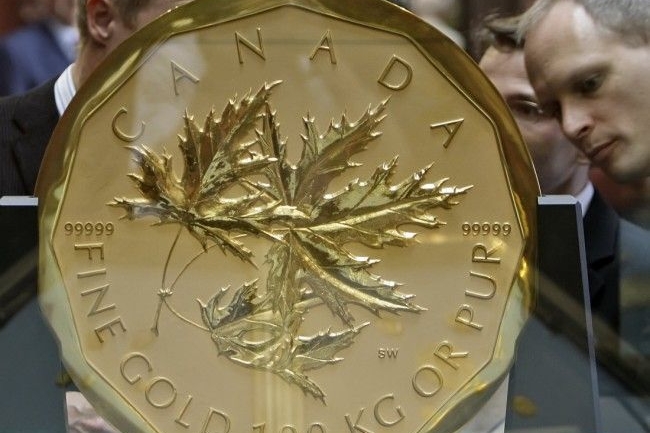 Mince váží sto kilogramů a její hodnota je milion kanadských dolarů. Mince váží sto kilogramů a její hodnota je milion kanadských dolarů.