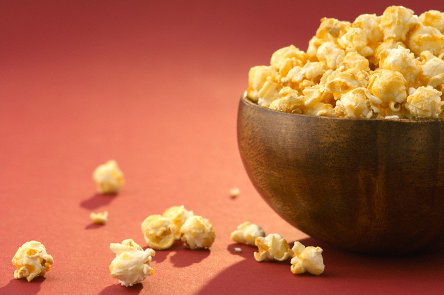 Šálek popcornu prý obsahuje stejné množství polyfenolů jako jablko. Šálek popcornu prý obsahuje stejné množství polyfenolů jako jablko.